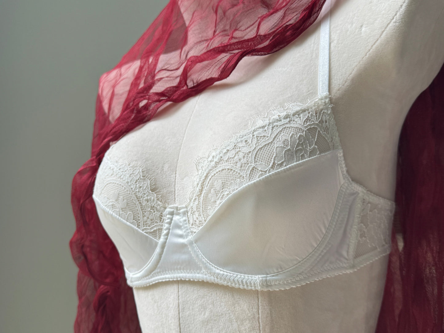 Pure white lace bra set